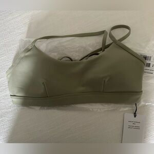Size S NWT Alo yoga moonstone sports bra